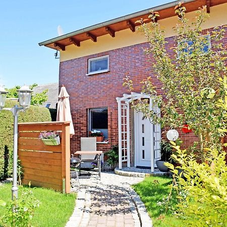 Ferienhaus Zum Hafen In Altefaehr 外观 照片