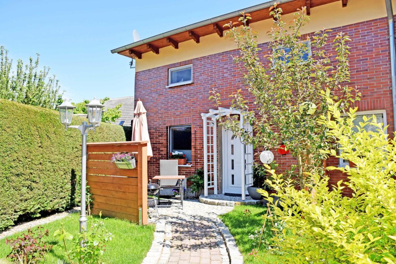 Ferienhaus Zum Hafen In Altefaehr 外观 照片